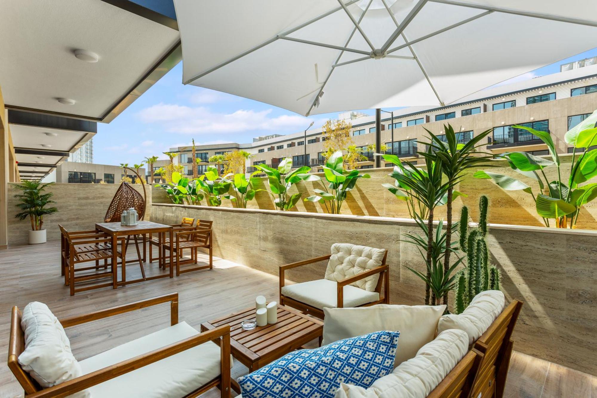 Apartment Spacious 2br Maid's In Jvc W 5 Star Amenities *